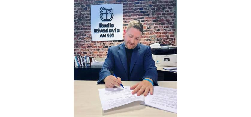 Jonatan Viale seguirá en Radio Rivadavia