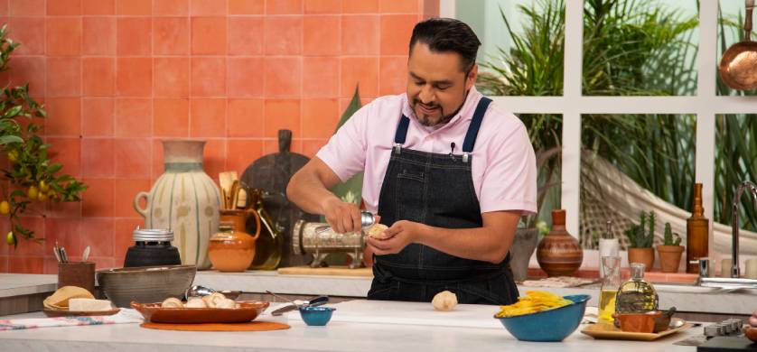 elGourmet revive las memorias más anheladas en “La Cocina de los Recuerdos” con Sergio Camacho