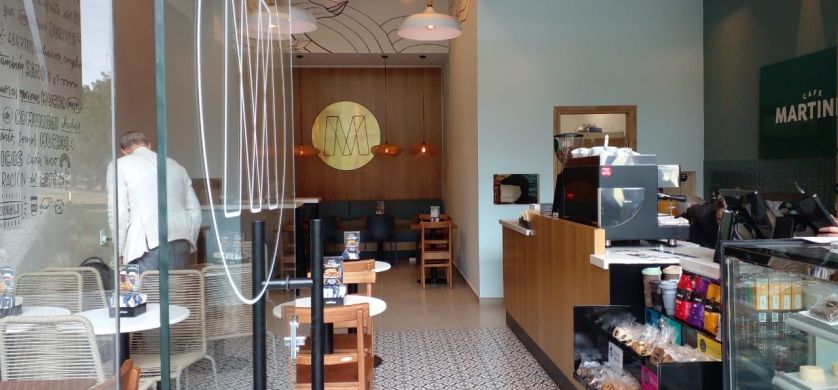 Café Martínez abre dos nuevos locales en Punta del Este y consolida su presencia en los puntos turísticos