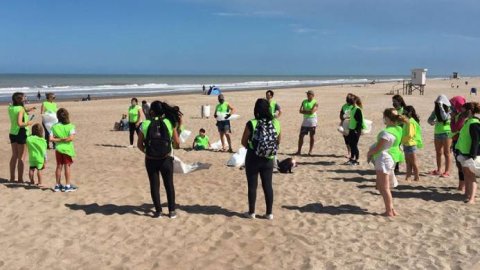 Limpieza de playas: la iniciativa que propone VEA para crear conciencia sobre el manejo de los residuos 