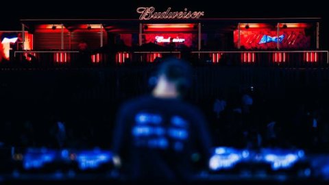 Budweiser reafirma su compromiso con la música y dice presente en las mejores fiestas del verano