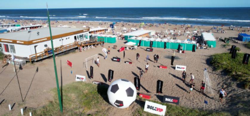 Acción de Futbol Sites patrocinando Playa Bolavip en Pinamar
