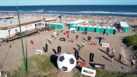 Acción de Futbol Sites patrocinando Playa Bolavip en Pinamar