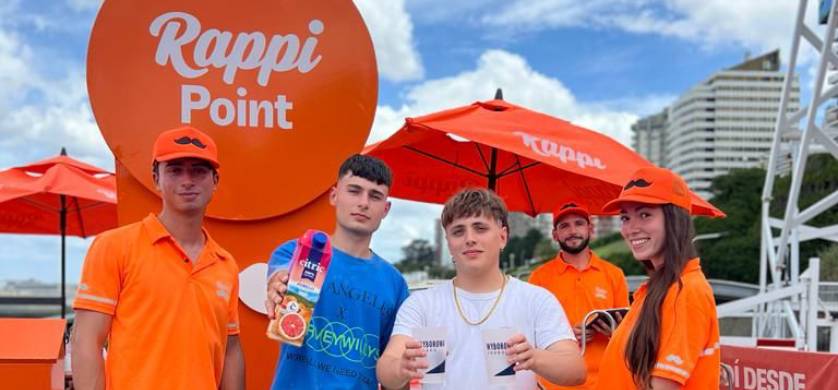 Pedidos directo a la playa, juegos y premios en el parador de Rappi de Playa Grande