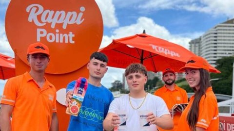 Pedidos directo a la playa, juegos y premios en el parador de Rappi de Playa Grande