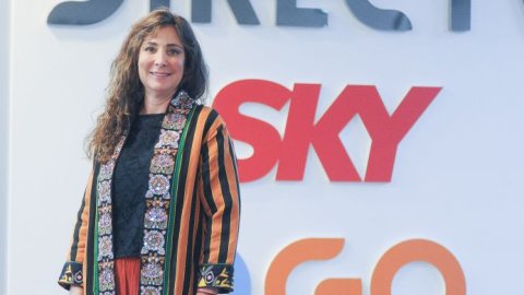 DIRECTV y SKY introducen por primera vez la televisión interactiva en América Latina