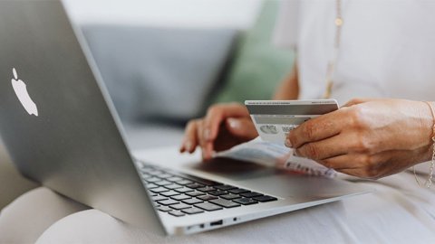Mercado online: el 35% de los argentinos desiste de hacer compras si los precios están en moneda extranjera