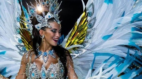 ¨Corrientes es Carnaval¨, con la conducción de Lourdes Sánchez por América
