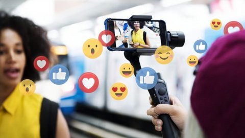 La mayoría de los influencers no informan que reciben publicidad, según un estudio de la UE