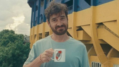 "Hinchas que viven en el barrio rival", la nueva campaña de Flow en la "fecha de los clásicos"