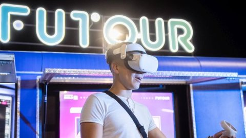 FuTour: el trailer que presenta las carreras del futuro finaliza su recorrido en el Planetario