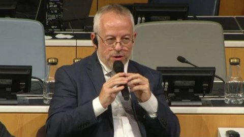 Etchevers: “La IA debe desarrollarse de acuerdo a las leyes y principios que protejan la propiedad intelectual”