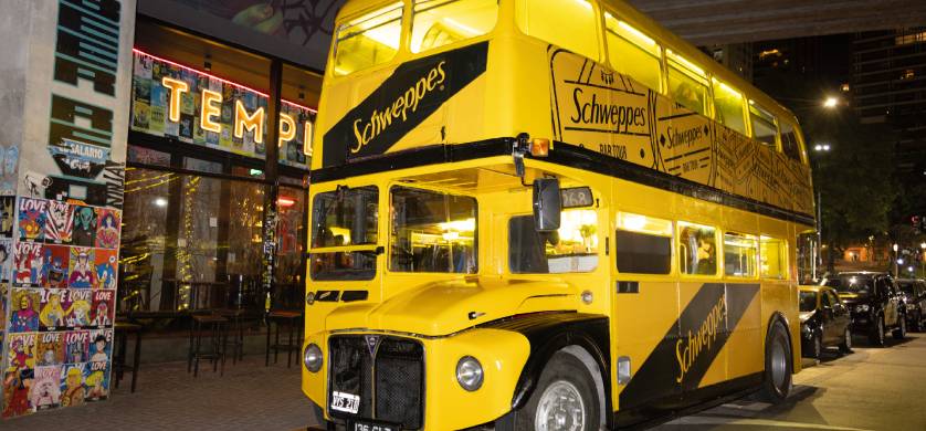 Schweppes realizó un evento para presentar su nueva campaña