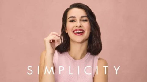 Niña y Simplicity presentan la nueva entrega de su campaña “Va Bien”