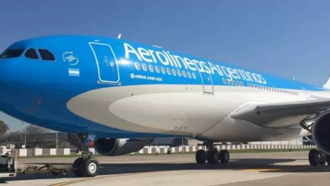 Randstad: Aerolíneas Argentinas, Coca-Cola FEMSA y Aeropuertos Argentina, las empresas más atractivas para trabajar en el país