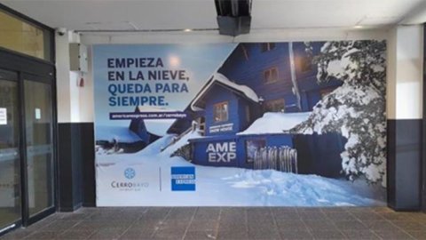 MSOUZA presenta un portfolio para la vía pública en Bariloche