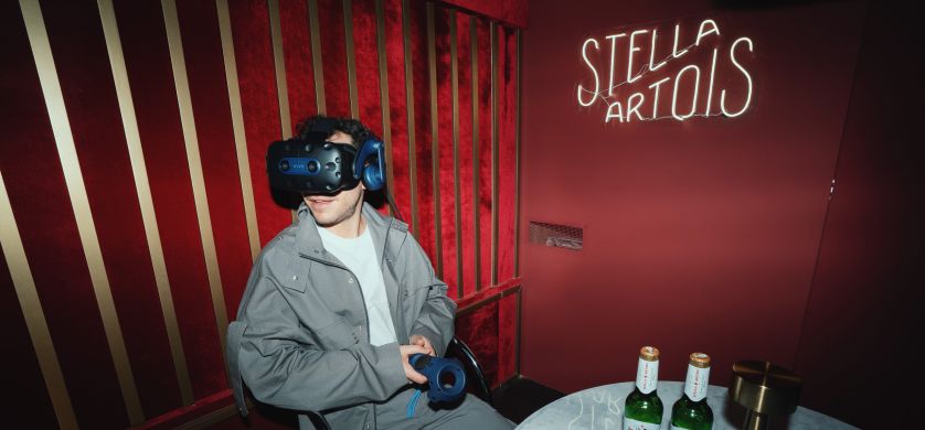 Stella Artois presentó Mesas Inesperadas: un viaje a través del tiempo que combina historia y conversaciones con la ayuda de la IA y realidad virtual