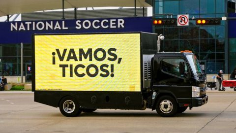 Campaña de OOH de Cerveza Imperial y LATCOM para los fans de Costa Rica
