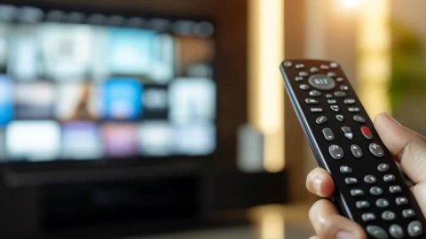 Informe Cabase: 7 de cada 10 hogares tomaron medidas para reducir el costo del servicio de internet y TV paga