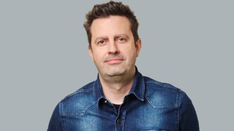 LLYC anunció la promoción de Américo Vizer como nuevo South Latam Creative Director