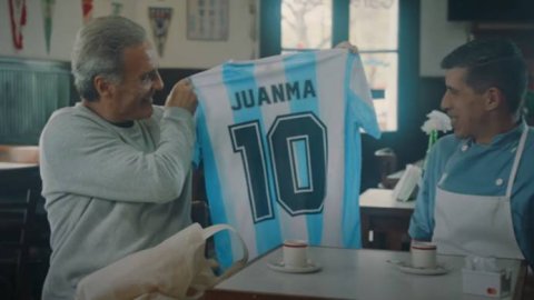 “¡Juegan los suplentes!”, la campaña de Mastercard para devolver el amor de los hinchas
