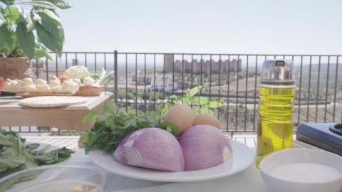 “Pueblos para comérselos” deleita con las mejores delicias españolas