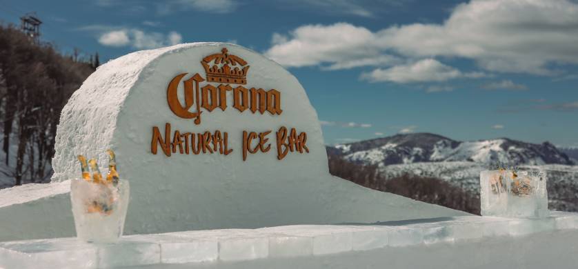 Cerveza Corona cierra su temporada de invierno con un Natural Ice Bar