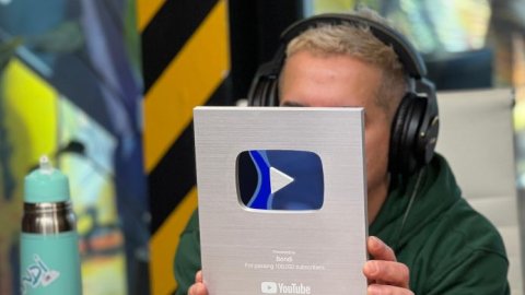 Bondi fue reconocido por Youtube por superar los 100k de suscriptores