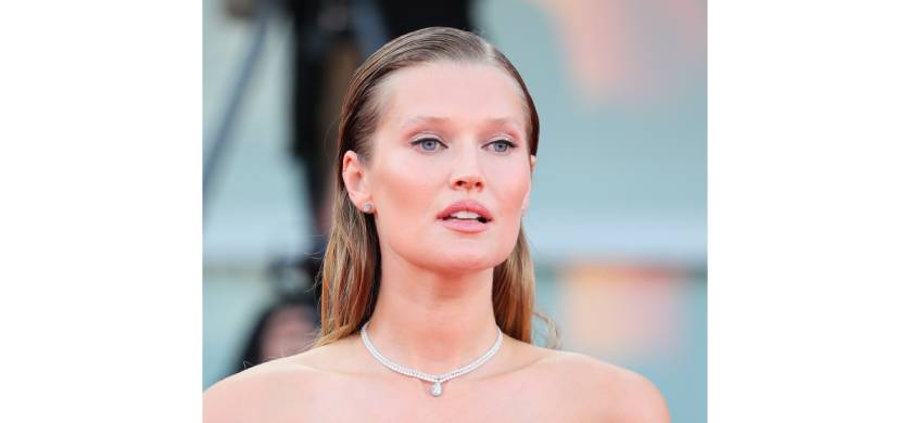 Toni Garrn estuvo en el Festival Internacional de Venecia