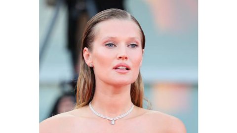 Toni Garrn estuvo en el Festival Internacional de Venecia