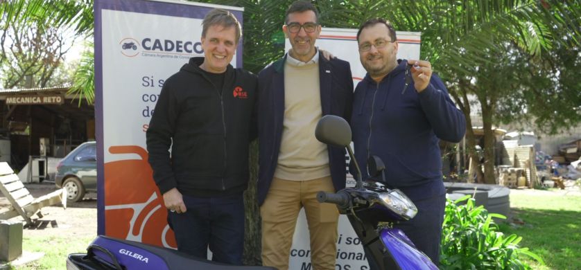 RSE Grupo Indalo gestionó la donación de una moto a la Fundación Reto a la Vida
