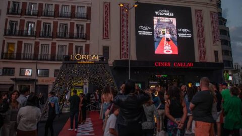 L'Oréal Paris lleva la París Fashion Week a la plaza del Callao