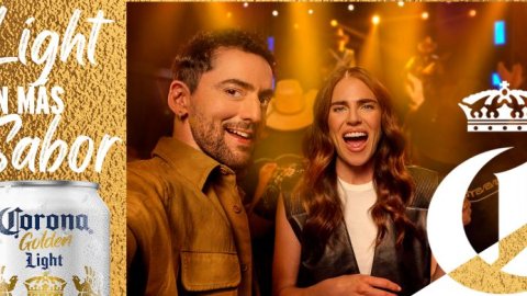 Karla Souza y Luis Méndez protagonizan la nueva campaña de Corona Golden Light