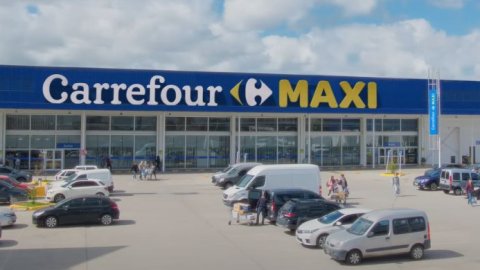 Carrefour renueva su formato Maxi con "ofertones" para compras pequeñas, familiares y de comercios