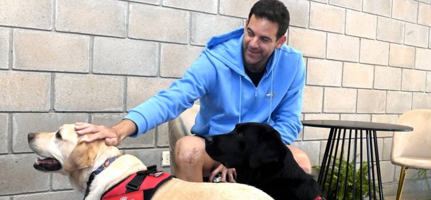 Torito y Pinky, los perros de asistencia que acompañaron a Del Potro en su "Último Desafío"