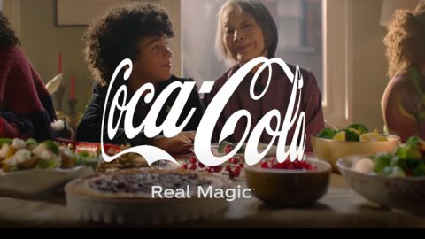 Coca-Cola presenta la nueva campaña por Navidad: “Despierta al Santa que Vive en Ti”