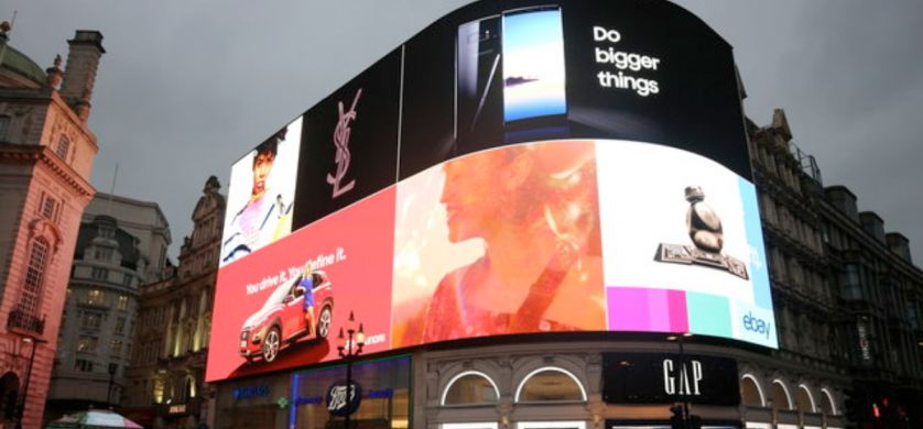Publicidad OOH 2025: innovación, tecnología y experiencias interactivas