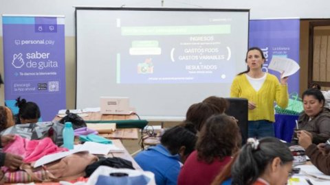 Telecom y Personal Pay capacitan en educación financiera con talleres presenciales