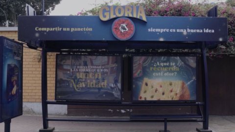 Starcom y Gloria revolucionaron la Navidad con campaña innovadora en vía pública