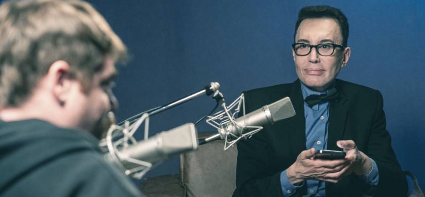 Flow estrena nuevos episodios de "La Cruda", el podcast de Migue Granados