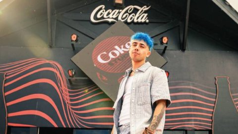Luck Ra se presentó en Mar del Plata como parte de la propuesta de verano de Coca-Cola
