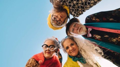 Booking.com: los destinos que eligen los baby boomers en 2025