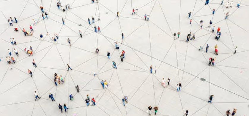 IA, Redes Sociales y el Nuevo Equilibrio entre Estrategias Orgánicas y Pagadas