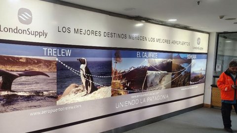Brand Plus firma acuerdo exclusivo con London Supply para comercialización publicitaria en aeropuertos