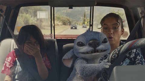 Ya está disponible el primer tráiler de la esperada película LILO & STITCH