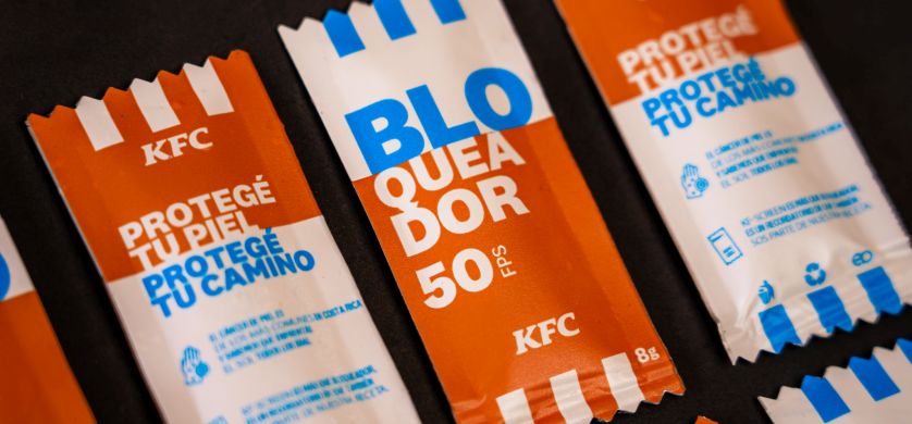 KFC Costa Rica introduce bloqueador solar inspirado en sus salsas para proteger a los delivery
