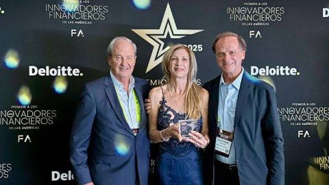 Banco Columbia recibe el Premio Platino a la Transformación Digital en Fintech Americas 2025