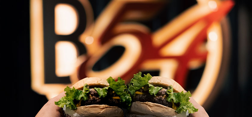 Burguer54 renueva su emblemática sucursal en Devoto con una propuesta renovada