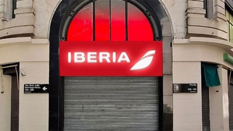 Radio Mitre y La 100 transmiten en vivo desde el Espacio Iberia en Buenos Aires