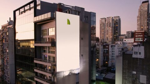 "Just Lime": La nueva campaña global de Corona creada por GUT Buenos Aires